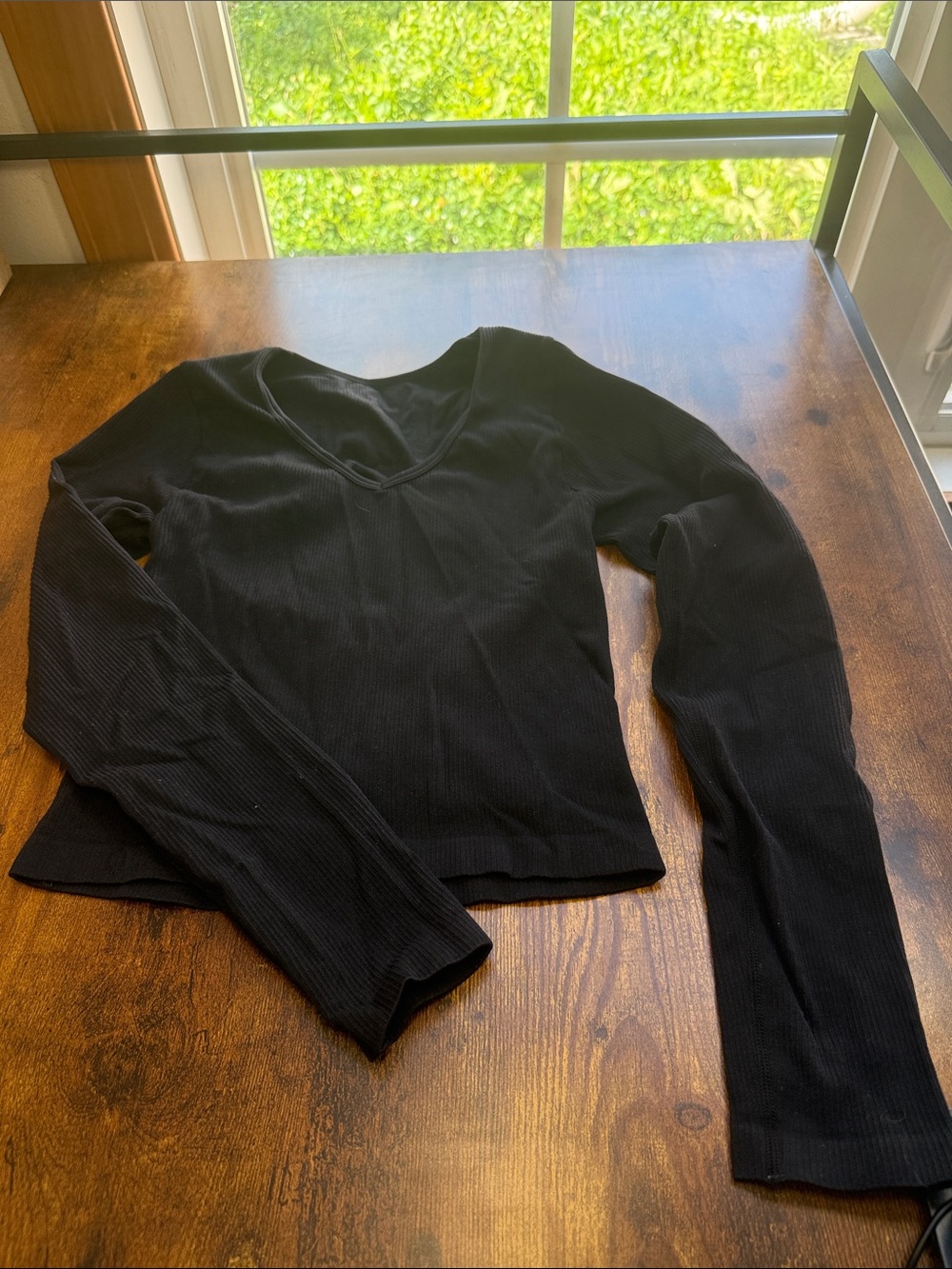 OQQ Black Seamless Ribbed Long Sleeve Crop Top Size M